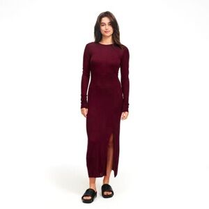 NAADAM Cashmere Silk Lightweight Long Sleeve
Dress with Slit, Burgundy - Small